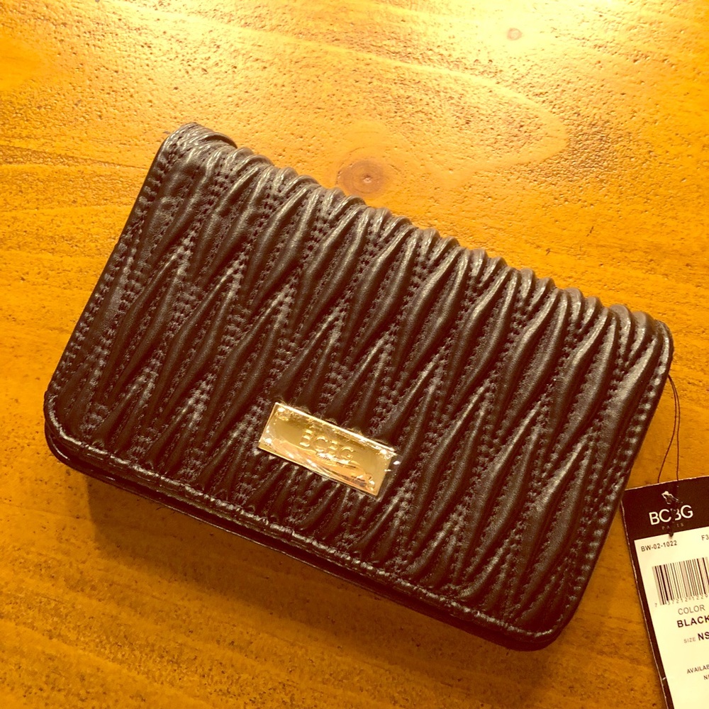 🖤BCBG Paris black Clutch🖤